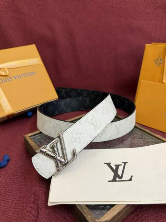 Picture of Louis Vuitton Belts _SKUfw220118889fw